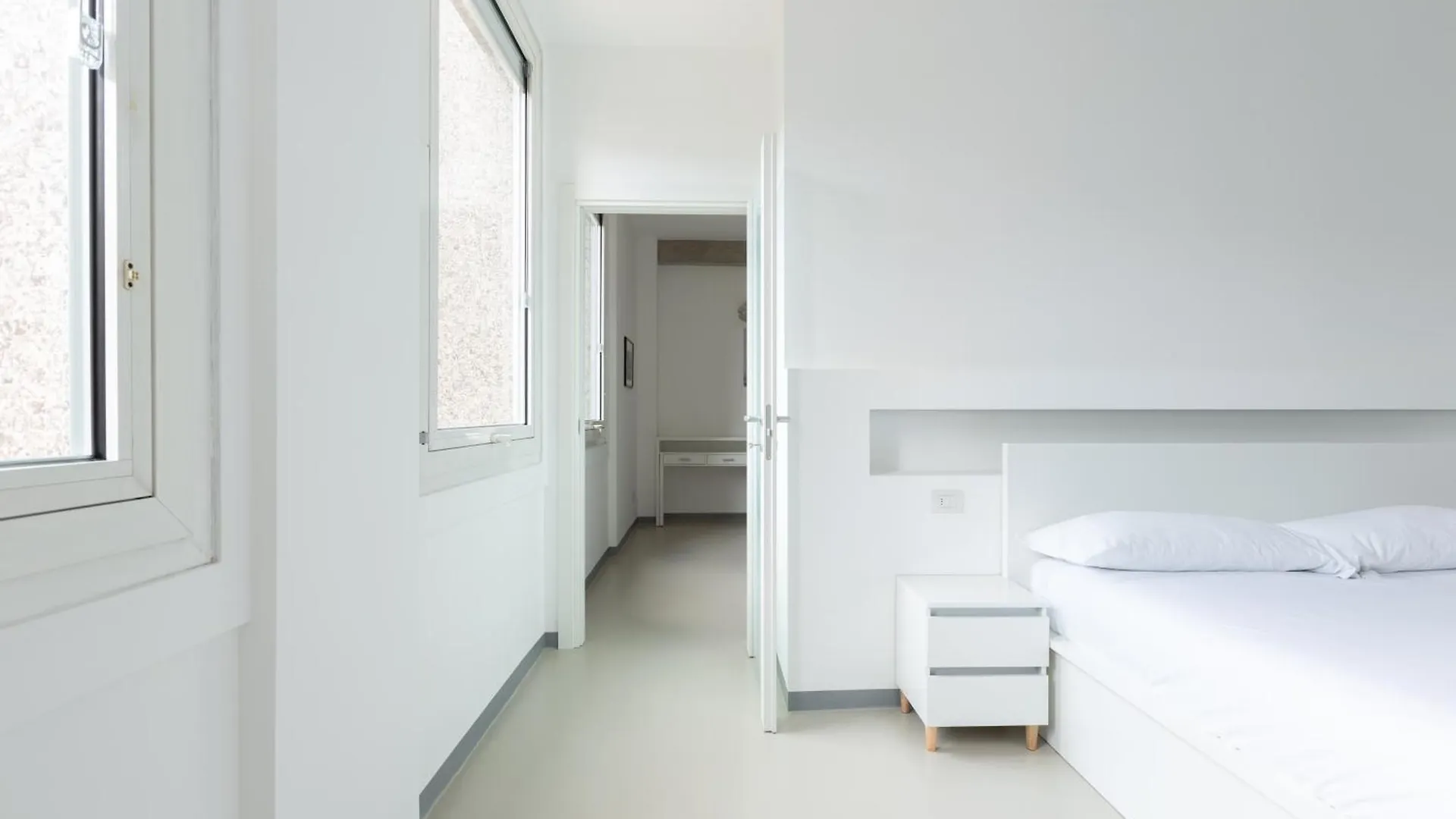 Апартаменты Porta Nuova Bright And Stylish Flat Милан 0*,  Италия