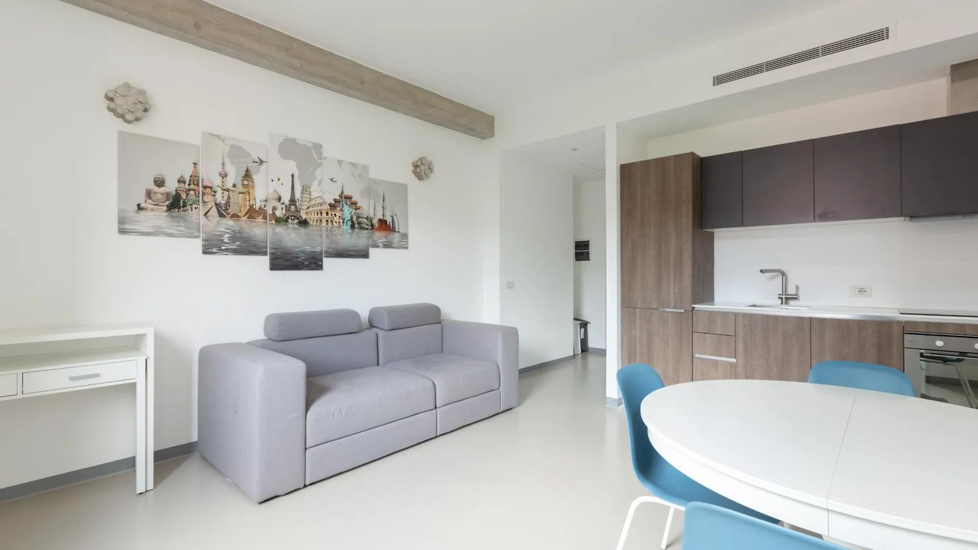 Апартаменты Porta Nuova Bright And Stylish Flat Милан