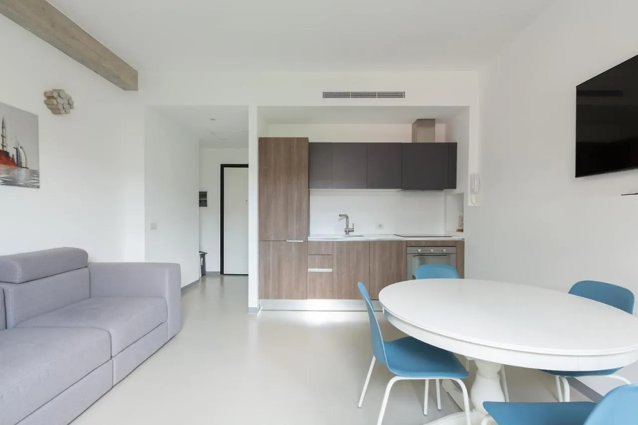 Porta Nuova Bright And Stylish Flat Apartment Milan Italy
